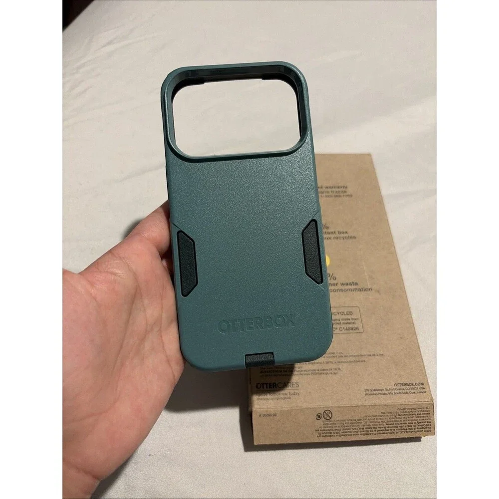 OtterBox iPhone 17 Pro Commuter Series Case - Drop+